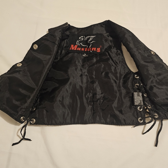 Astars Black Kids Leather Vest - Picture 9 of 16